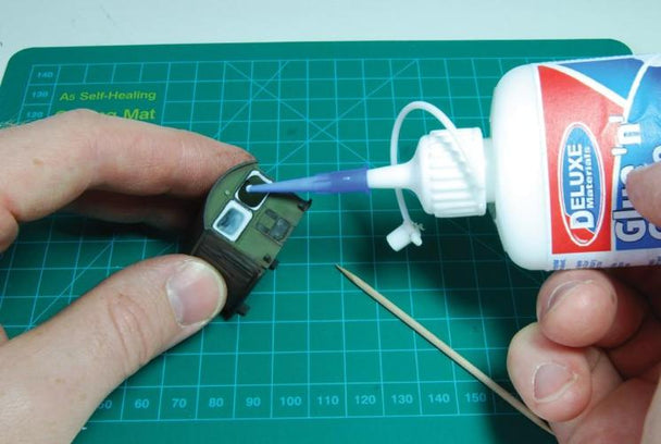 Load image into Gallery viewer, DeLuxe AD55 Glue 'n' Glaze 50ml
